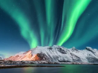 Imagem principal do artigo Tromso, Noruega: A encantadora cidade da Aurora Boreal que promete ser tendência em 2025